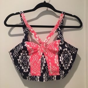 NWT - Aztec print crop top